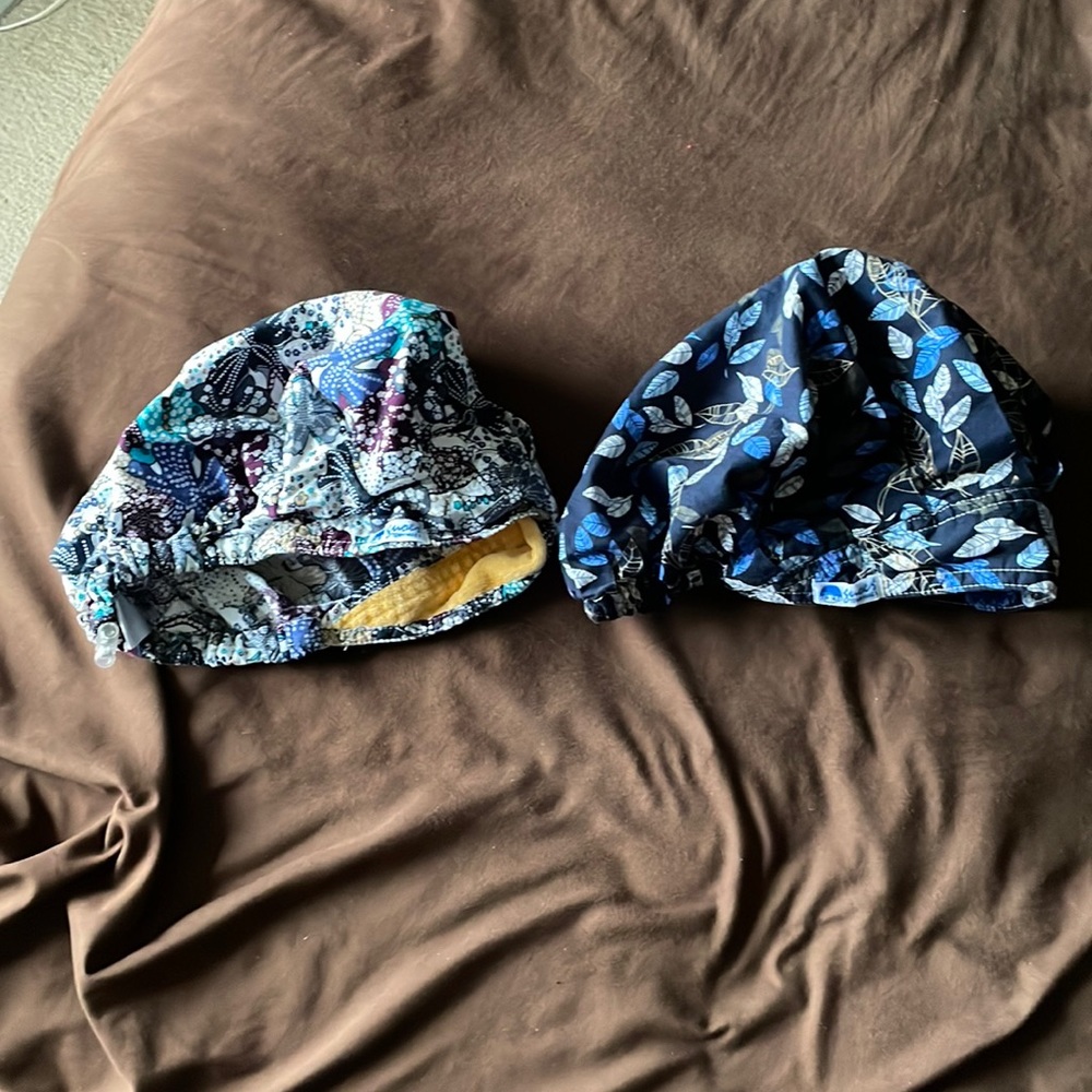 Set of 2 Gouer Bouffant Scrub Caps.